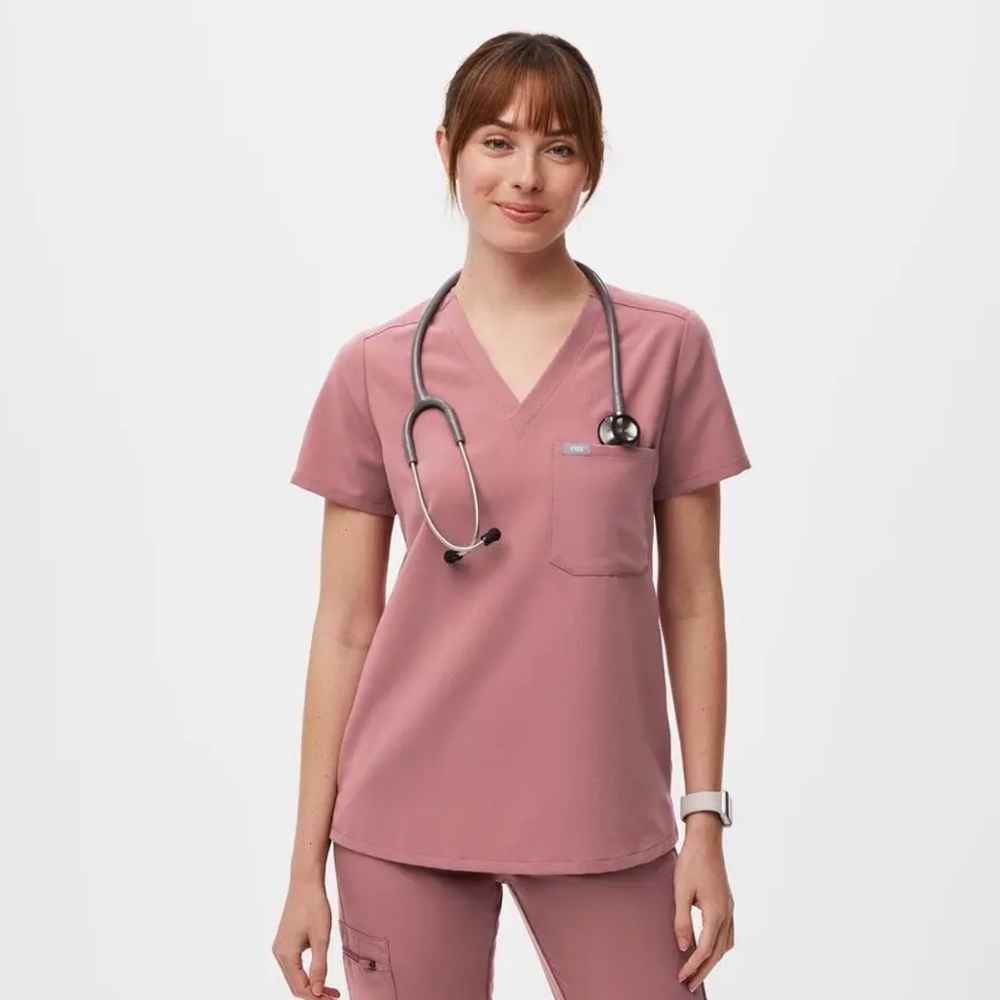NWT Figs Mauve XS Scrub Top
